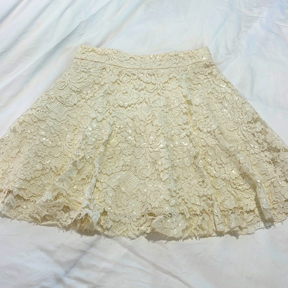 Lace Mini skirt. Alexis - Picture 1 of 6